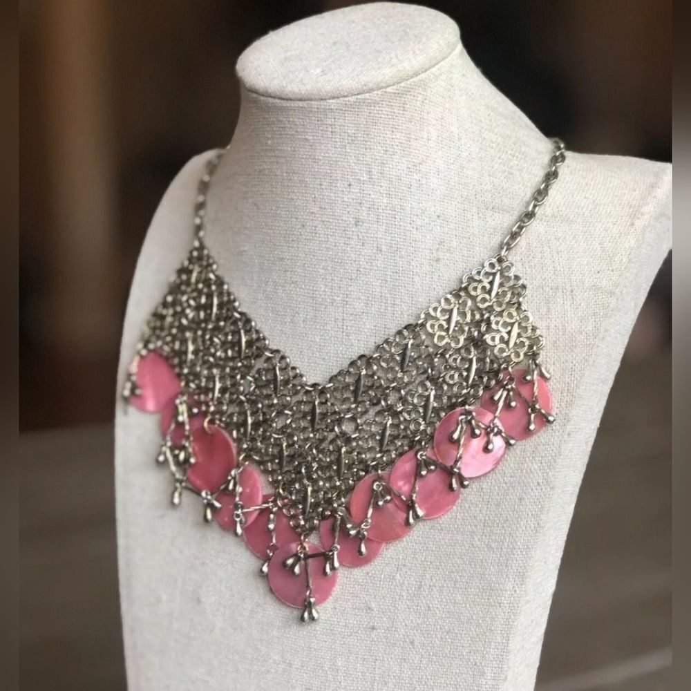 CHICO'S PINK SHELL DANGLE PENDANTS SILVER SCROLL STATEMENT BIB NECKLACE